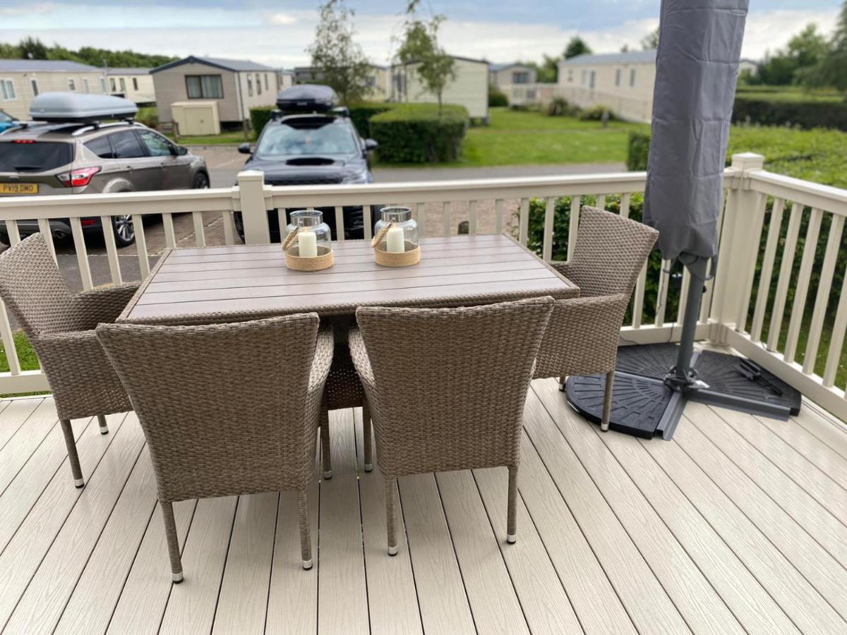 Lake District Prestige Caravan, 3 Bedrooms, Sleeps 8 On Haven Holiday Park Flookburgh Exterior foto