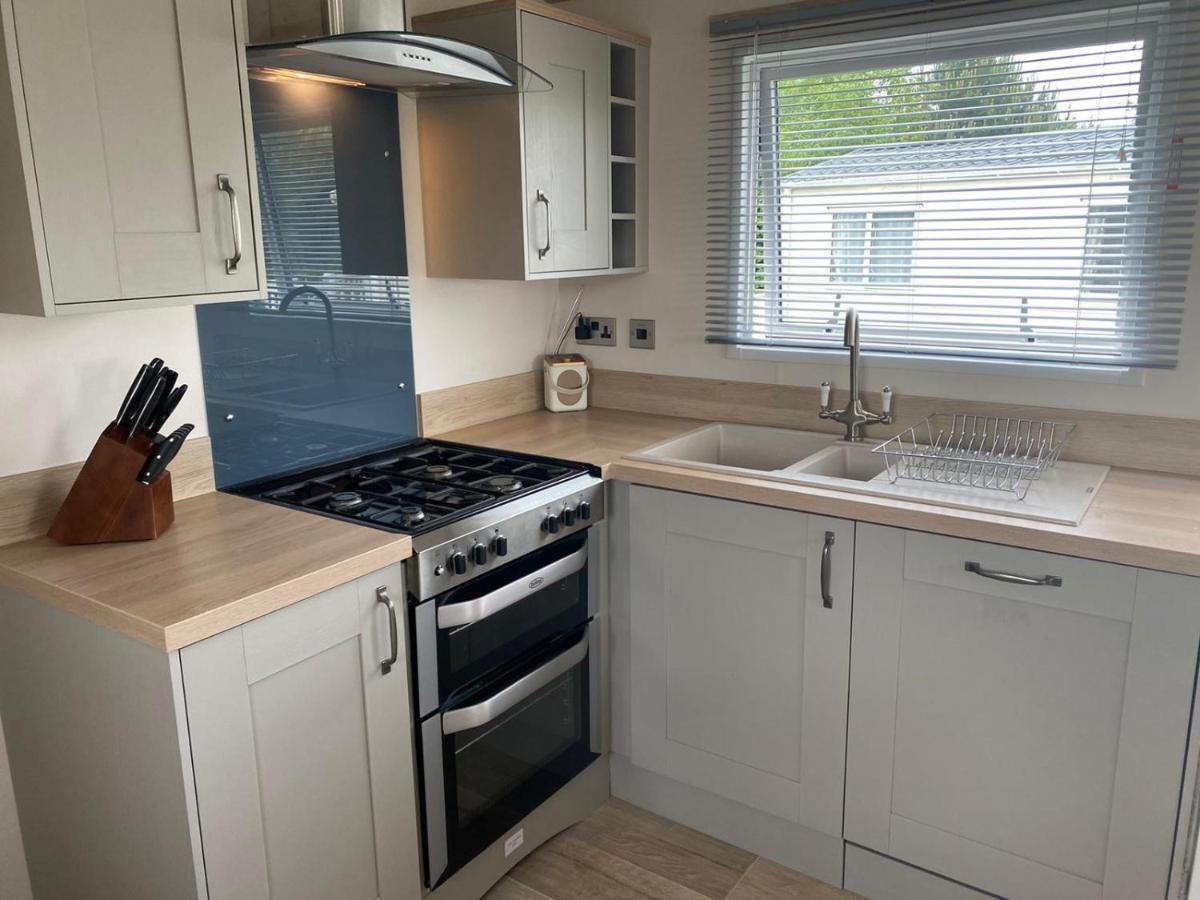 Lake District Prestige Caravan, 3 Bedrooms, Sleeps 8 On Haven Holiday Park Flookburgh Exterior foto